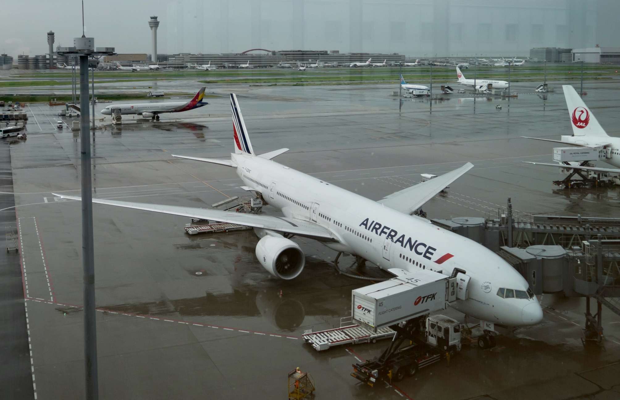 Air France (エールフランス航空) AF279 (羽田 → パリ) ビジネス 